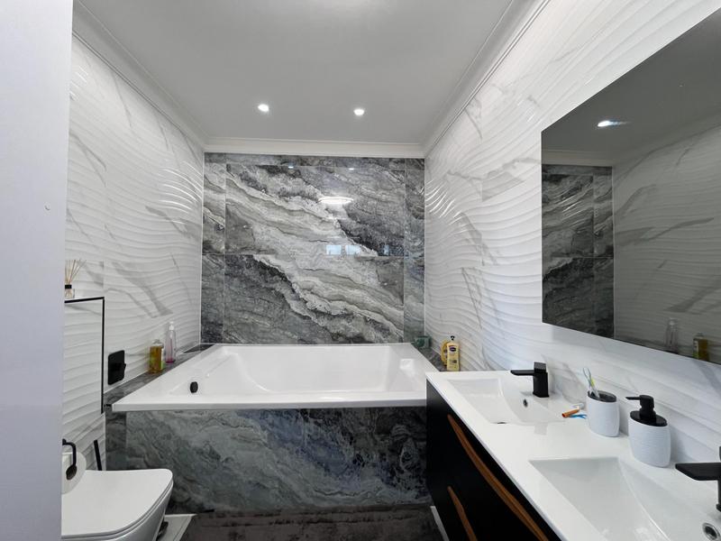 4 Bedroom Property for Sale in Helderrand Western Cape